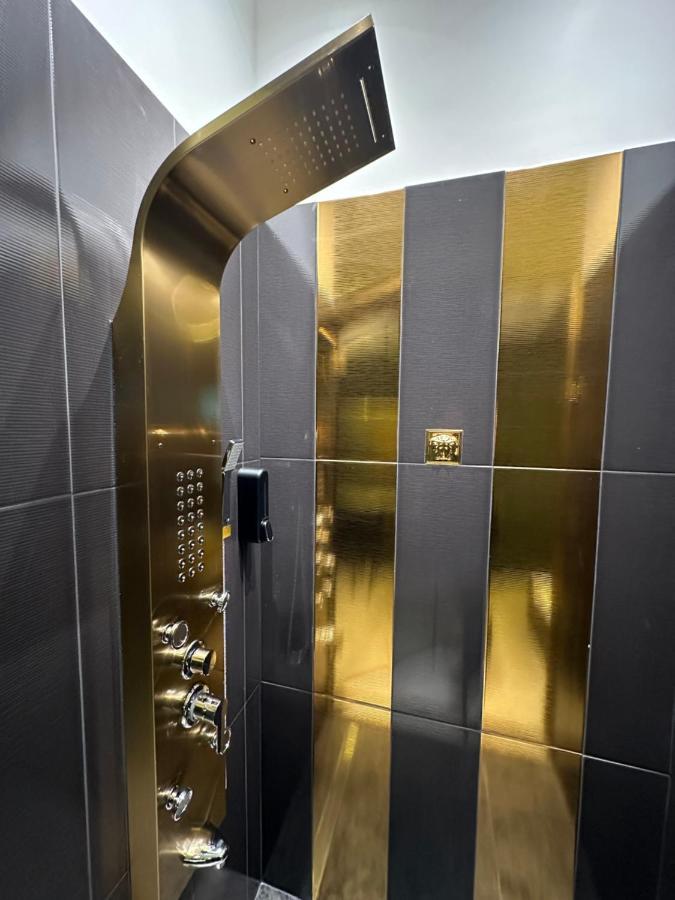 Darkhouse Versace Gold Λοτζ Εξωτερικό φωτογραφία